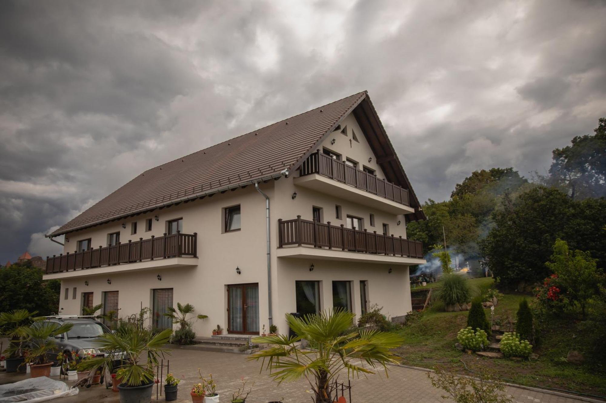 Pensiunea Trei Stejari Slimnic Exterior foto
